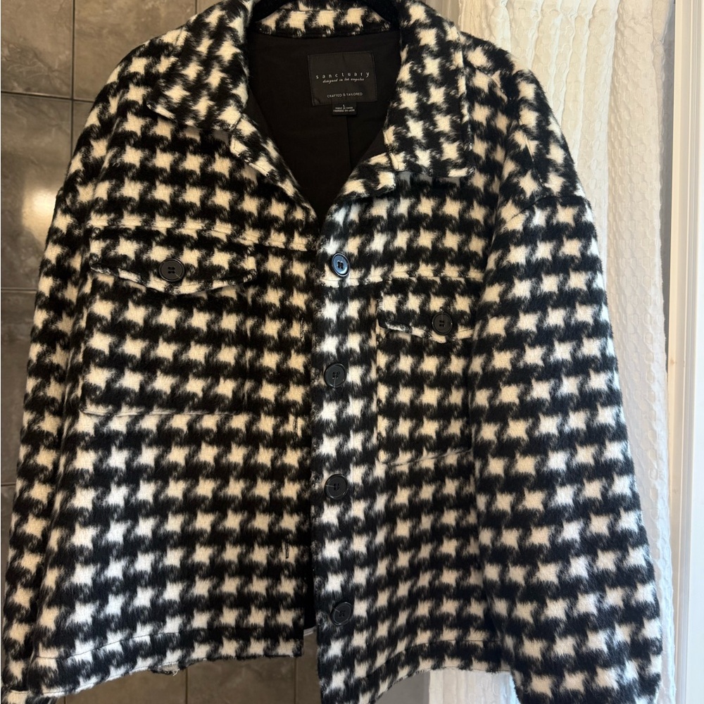 Sanctuary Black and White Teddy Jacket with Houndstooth Pattern
